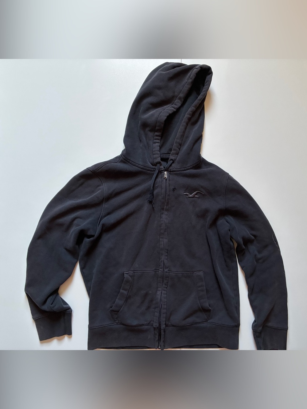 Hollister Embroidered Black Full-Zip Hooded Sweatshirt - Small - Flaws